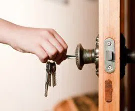 Golden Locksmith Services Sarasota, FL 941-677-7080 Golden Locksmith Services Sarasota, FL 941-677-7080 - 4-Locksmith-Service