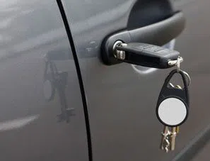Golden Locksmith Services Sarasota, FL 941-677-7080 - 21-Unlock-Car